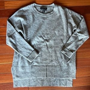 Tahari cashmere sweater like new